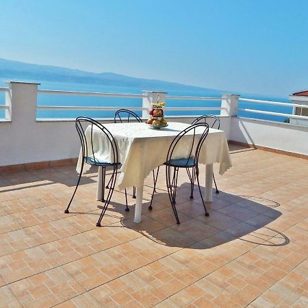 Apartment Kovacic Омиш Экстерьер фото